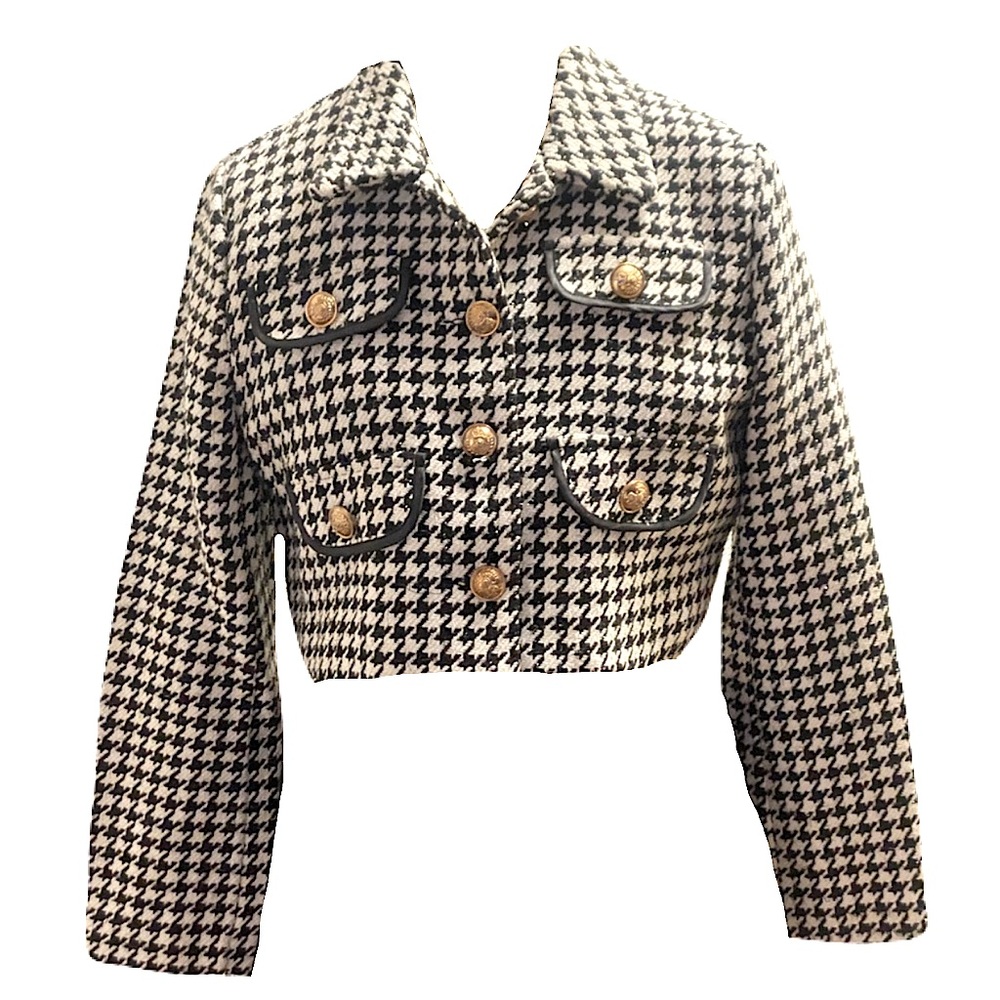 Cropped blazer with gold buttons